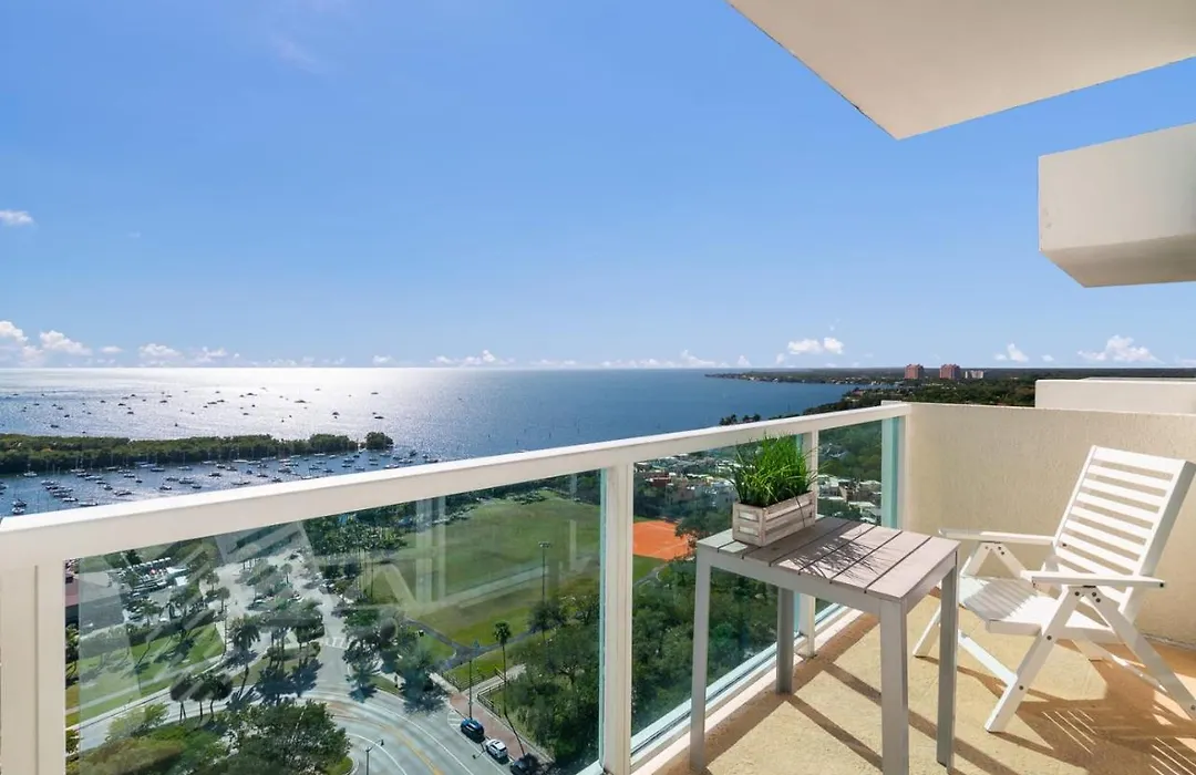 Ocean View Balcony Steps From Restaurants, Peacock Park & Marina-1